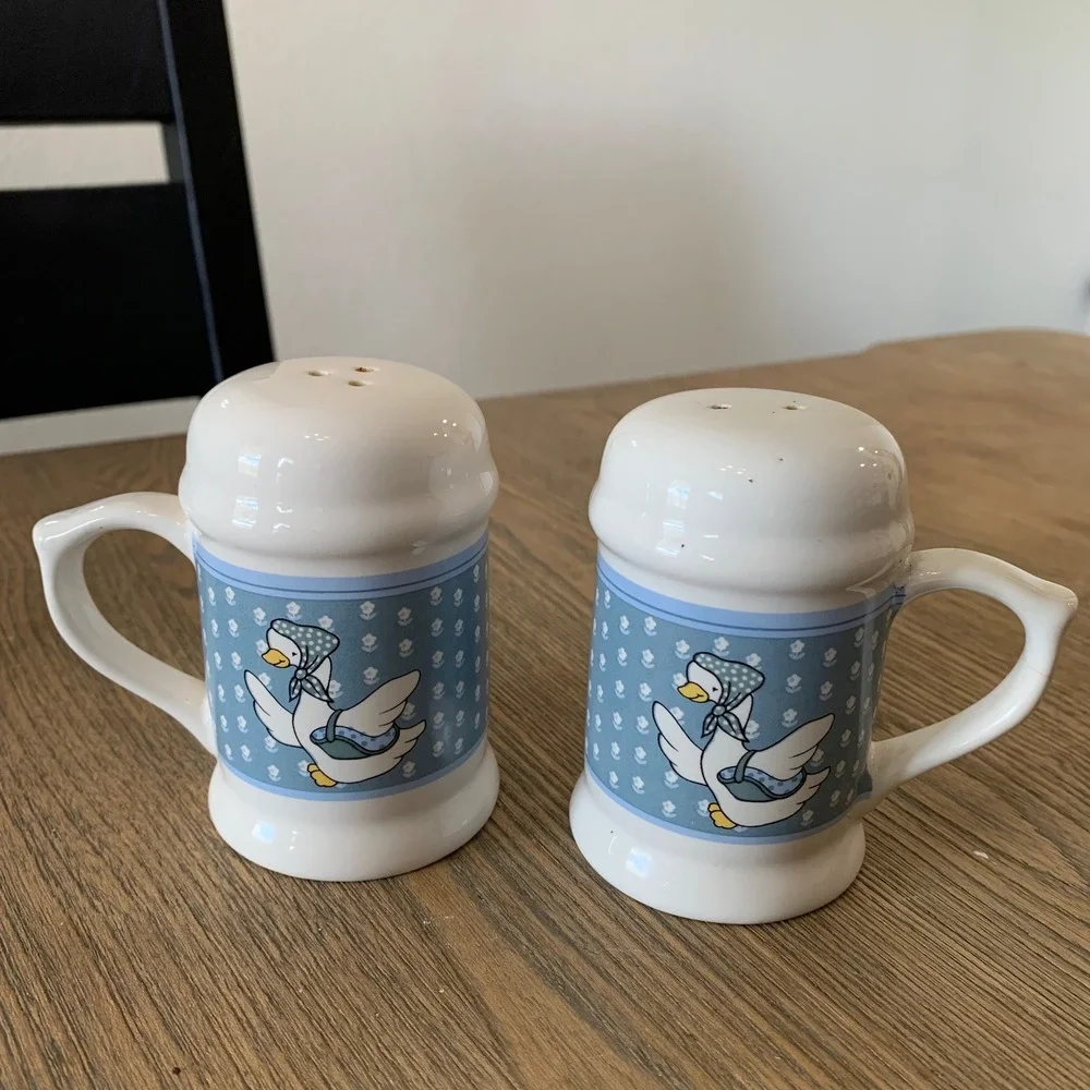 Vintage Country Goose Salt and Pepper Shakers Blue White Mug Style Ceramic Set